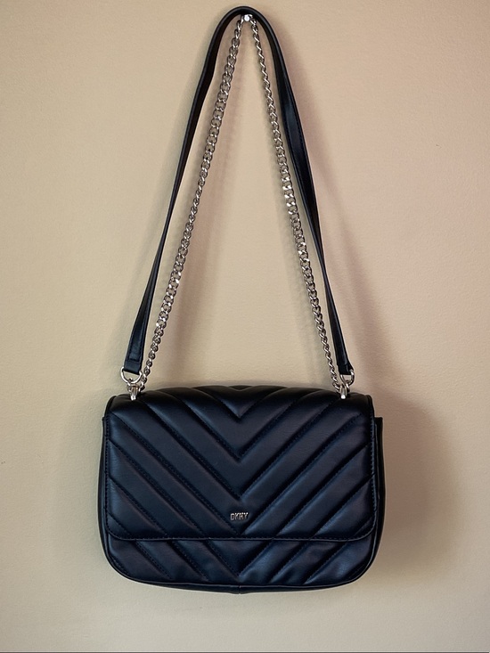 DKNY Black Quilted Veronica Chevron Shoulder Bag with Gold Chain Strap